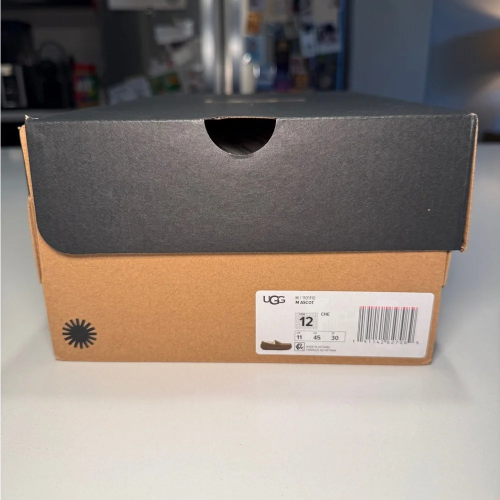 UGG - Men’s Ascot Slipper in Chestnut - US 12 - Picture 2 of 15